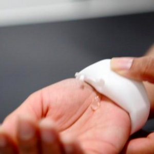 HELPFUL BAND - HAND DISPENSER ADJUSTABLE WRISTBAND